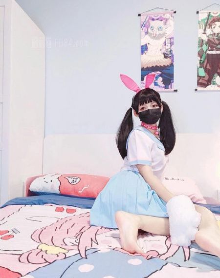 被色情系统肉到哭H文_十万网红美女美酱