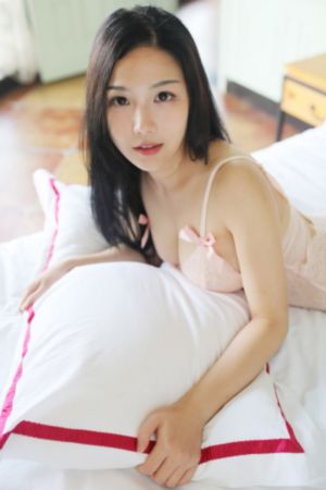 野外妓女脱裤子让老头玩_字幕高清版在线播放